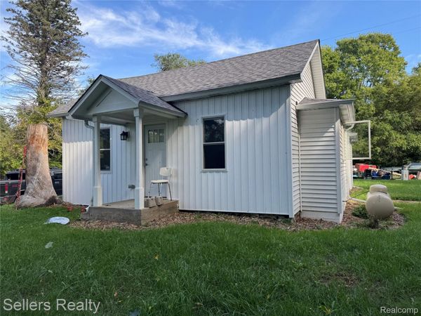 7230 N McKinley Road, Flushing Township, Mi 48433