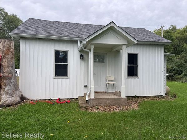 7230 N McKinley Road, Flushing Township, Mi 48433