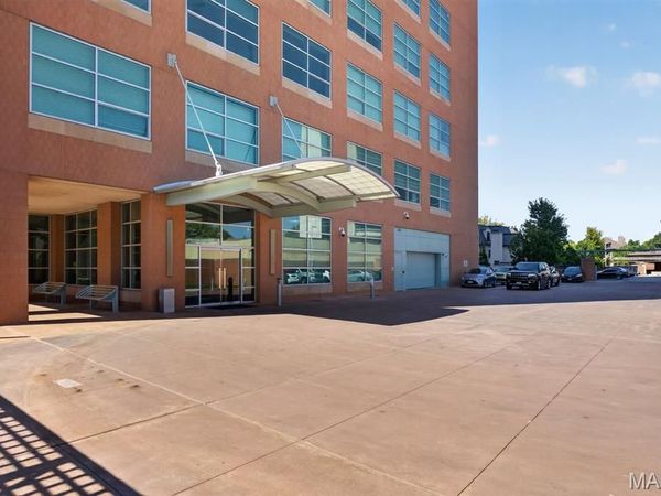 8025 Maryland Avenue, Unit 3F, Clayton, MO 63105