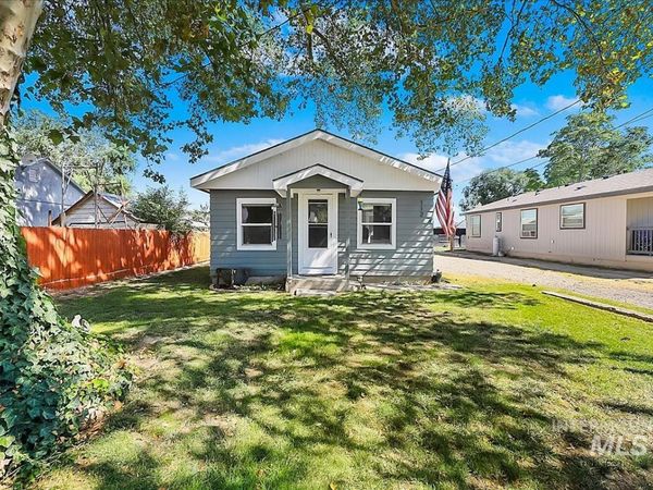 112 S 2nd Ave W, Marsing, ID 83639