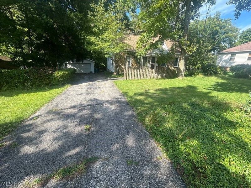 4939 Geraldine Road, Richmond Heights, OH 44143 Photo 3