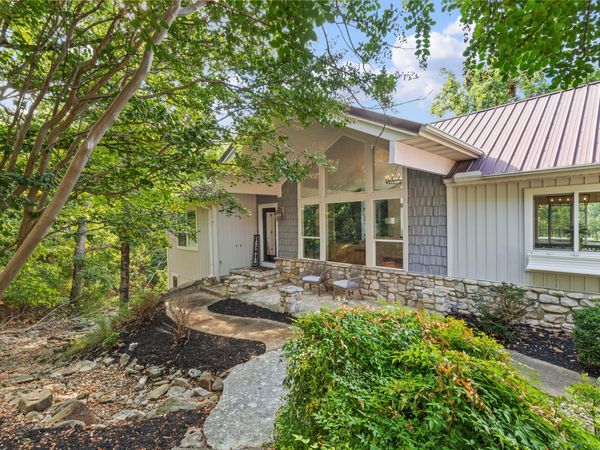 70 Stone Ledge Drive, Branson West, MO 65737
