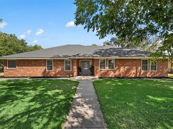 1004 N Main Street, West, TX 76691