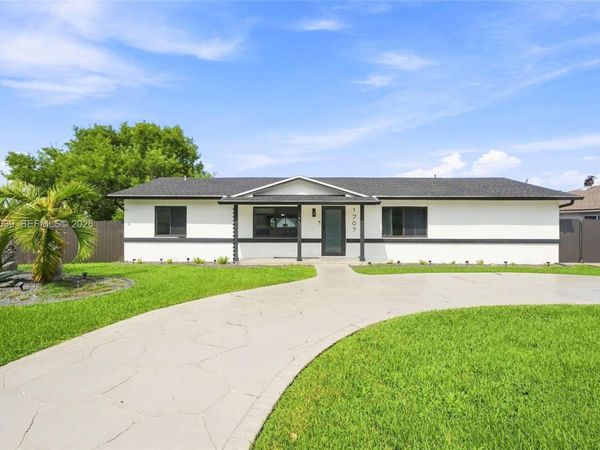 1707 S Curlew Ln, Homestead, FL 33035