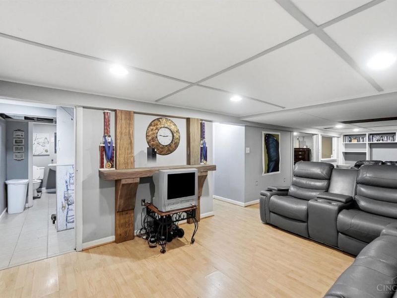 1209 Joe Nuxhall Boulevard, Hamilton, OH 45011 Photo 9