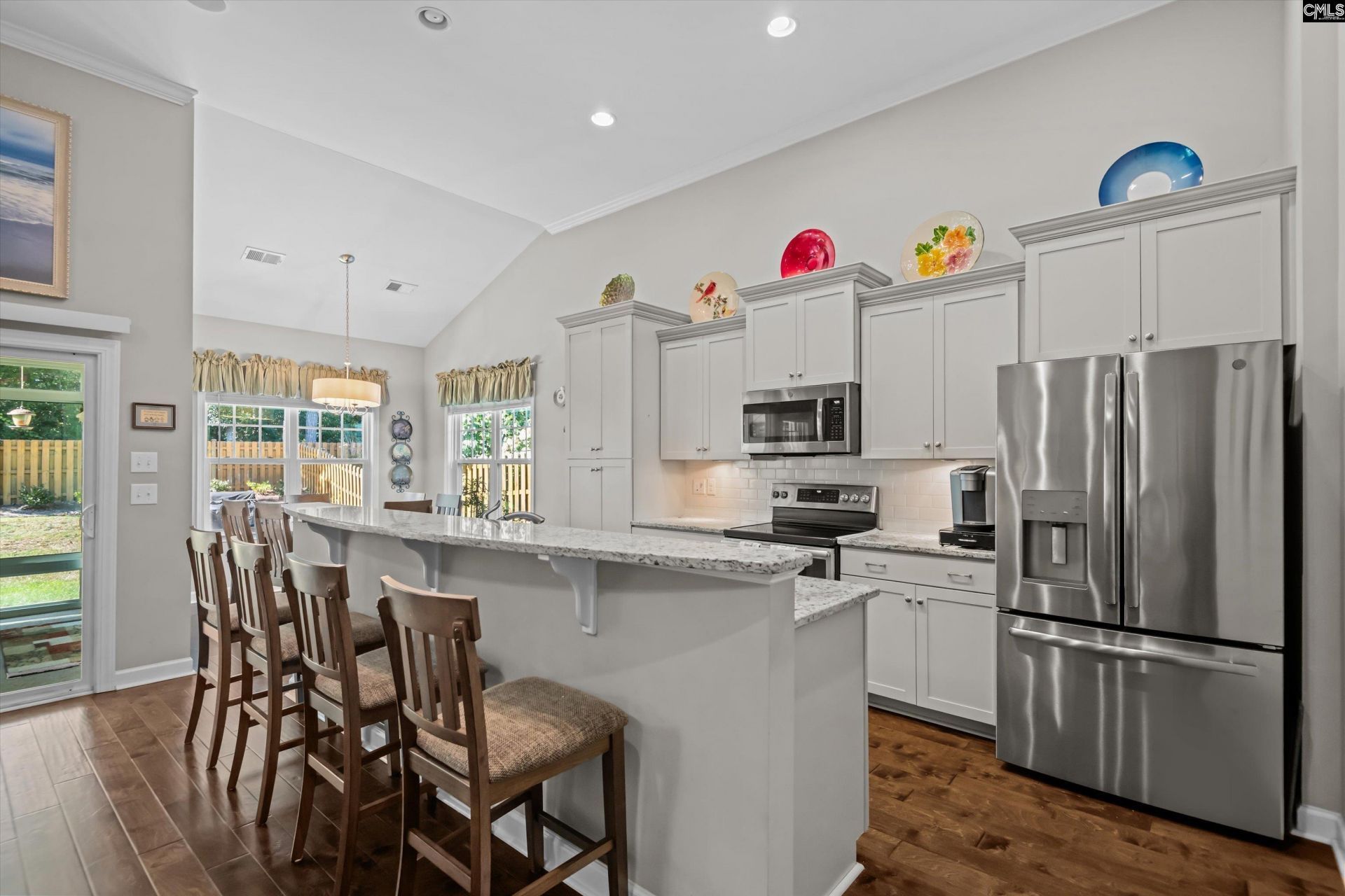 140 Fitzwarin Court Photo 10