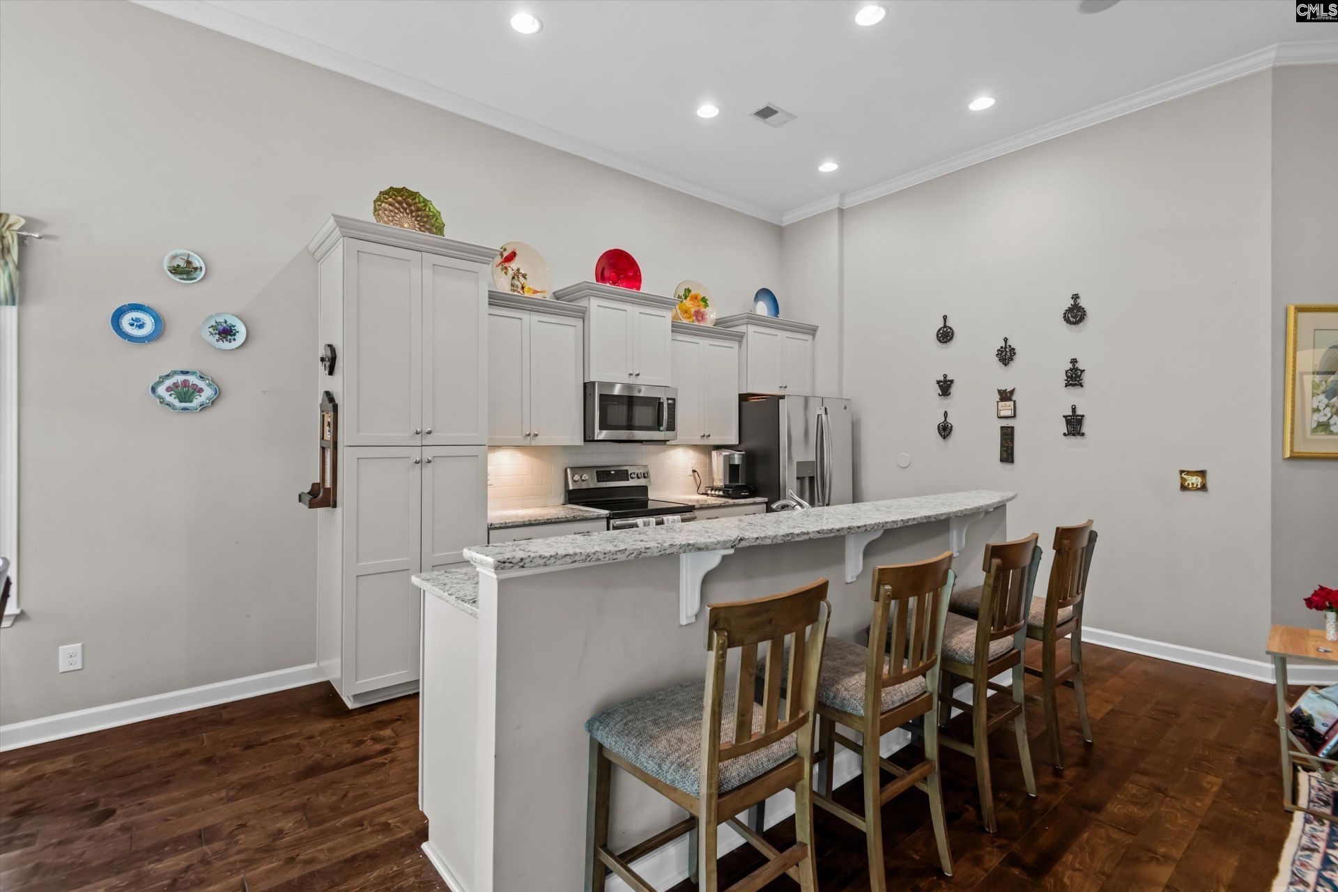 140 Fitzwarin Court Photo 13