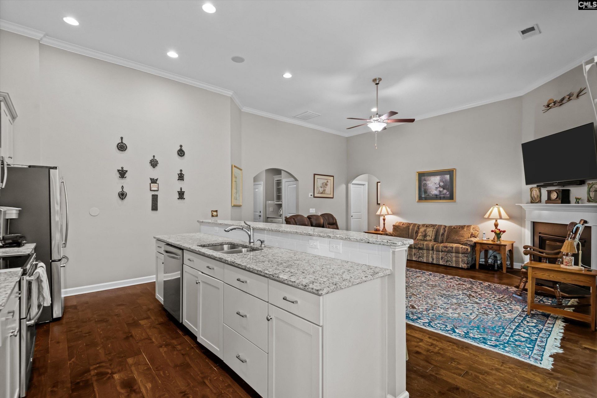 140 Fitzwarin Court Photo 14