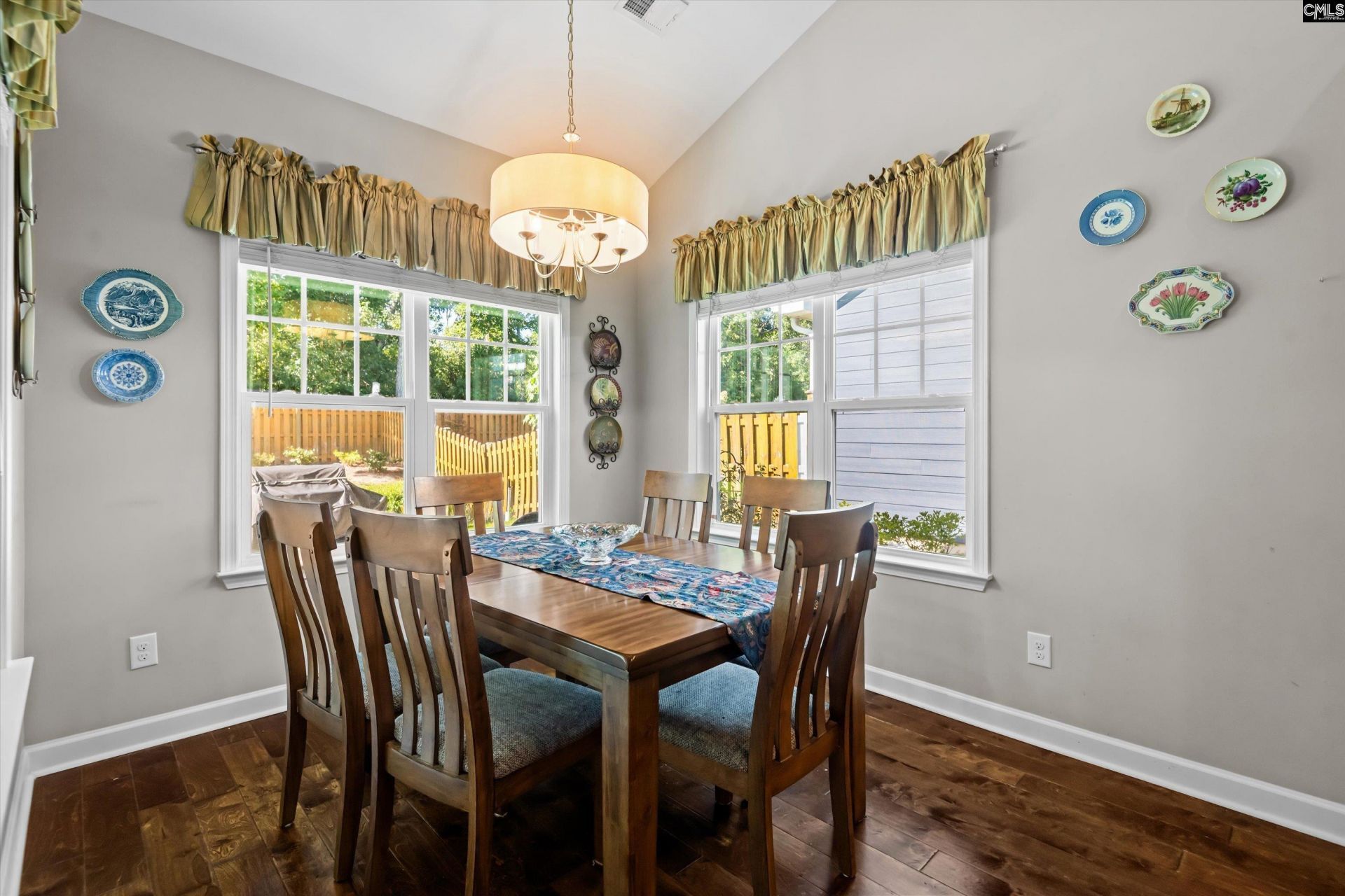 140 Fitzwarin Court Photo 15