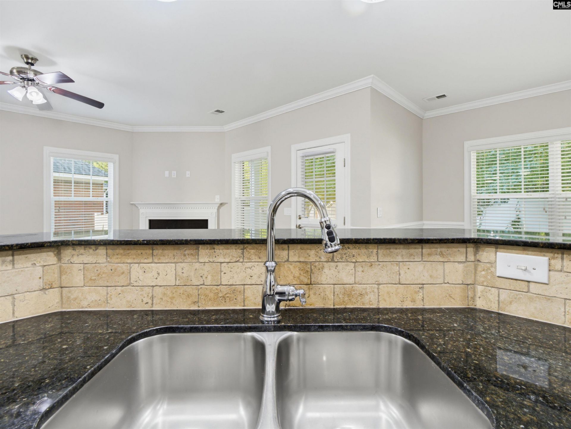 142 Regency Place Photo 35