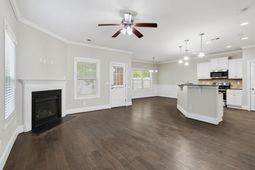 142 Regency Place photo 4