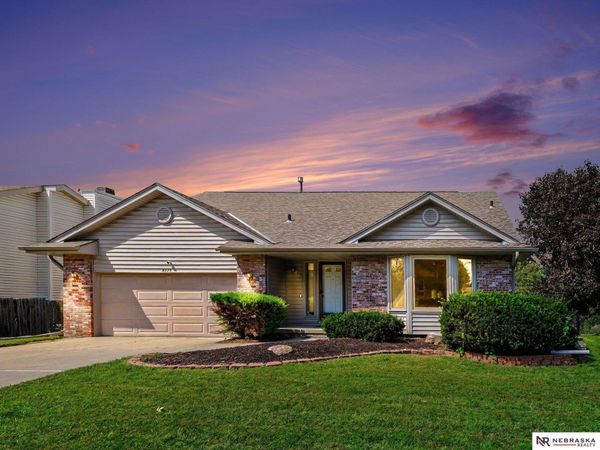 8924 N 83rd Avenue, Omaha, NE 68122
