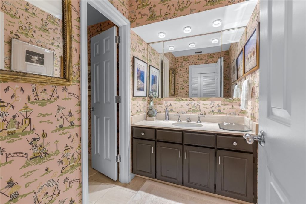 250 Ocean Road, Unit 2D, Indian River Shores, FL 32963 Photo