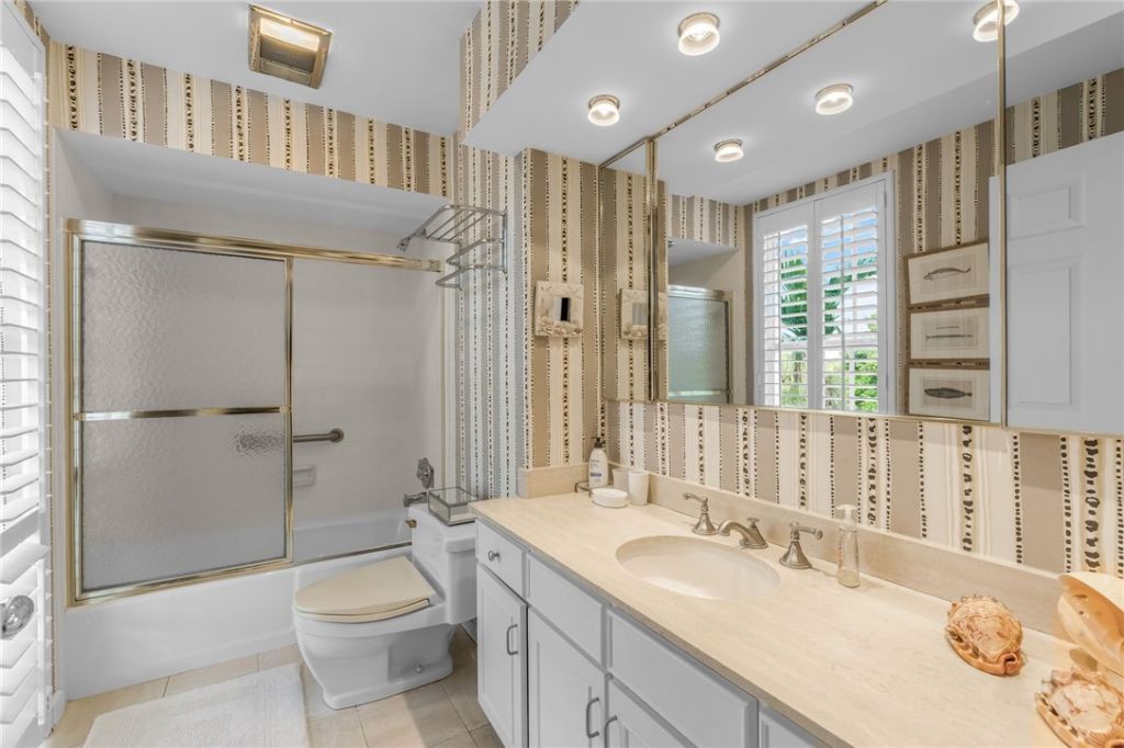 250 Ocean Road, Unit 2D, Indian River Shores, FL 32963 Photo