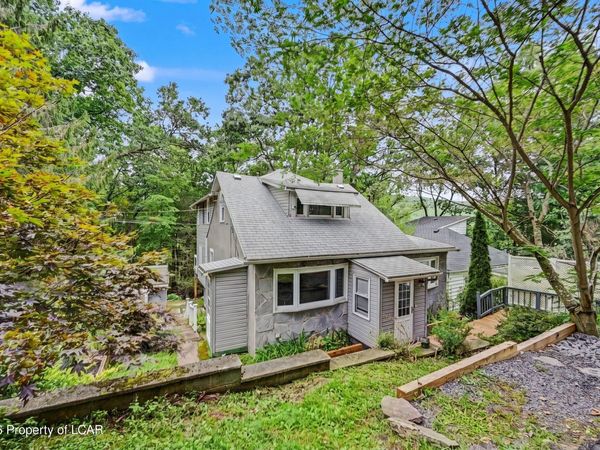11 Willow Grove Street, Mountain Top, PA 18707