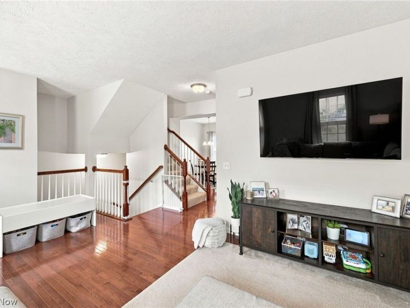 1385 Annette Court, Lakewood, OH 44107 Photo 8