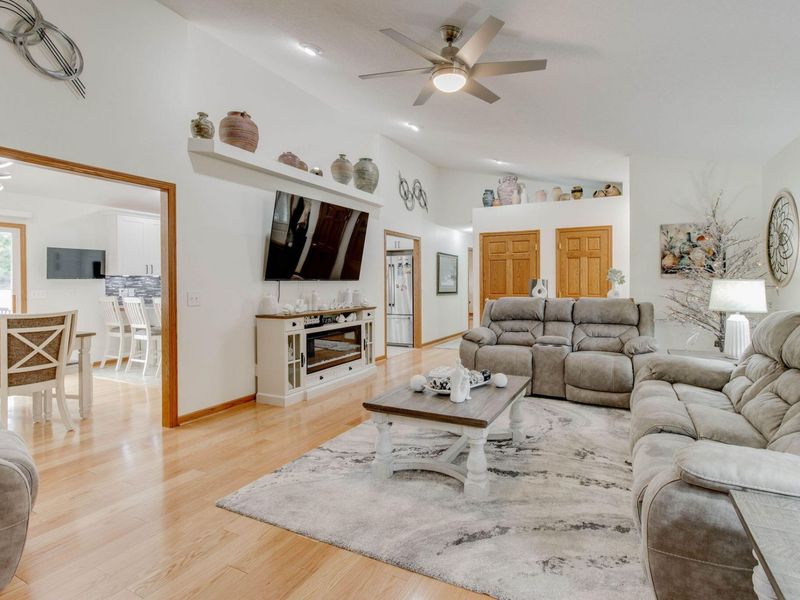1417 Apache Trail, Wapakoneta, OH 45895 Photo 9