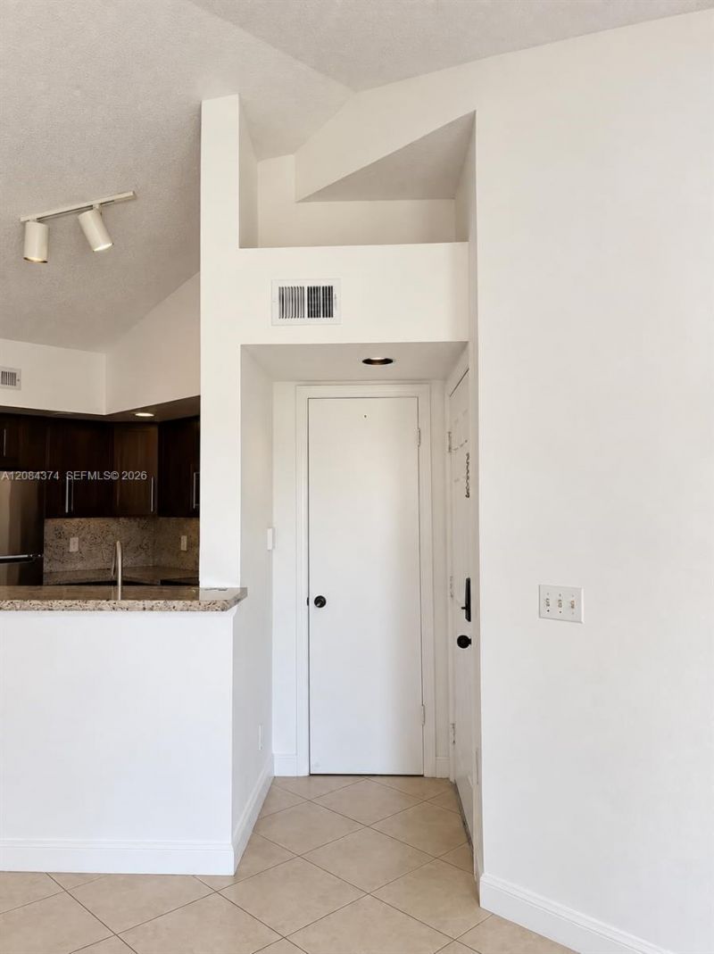 12730 Vista Isles Dr, Unit 823, Sunrise, FL 33325 Photo