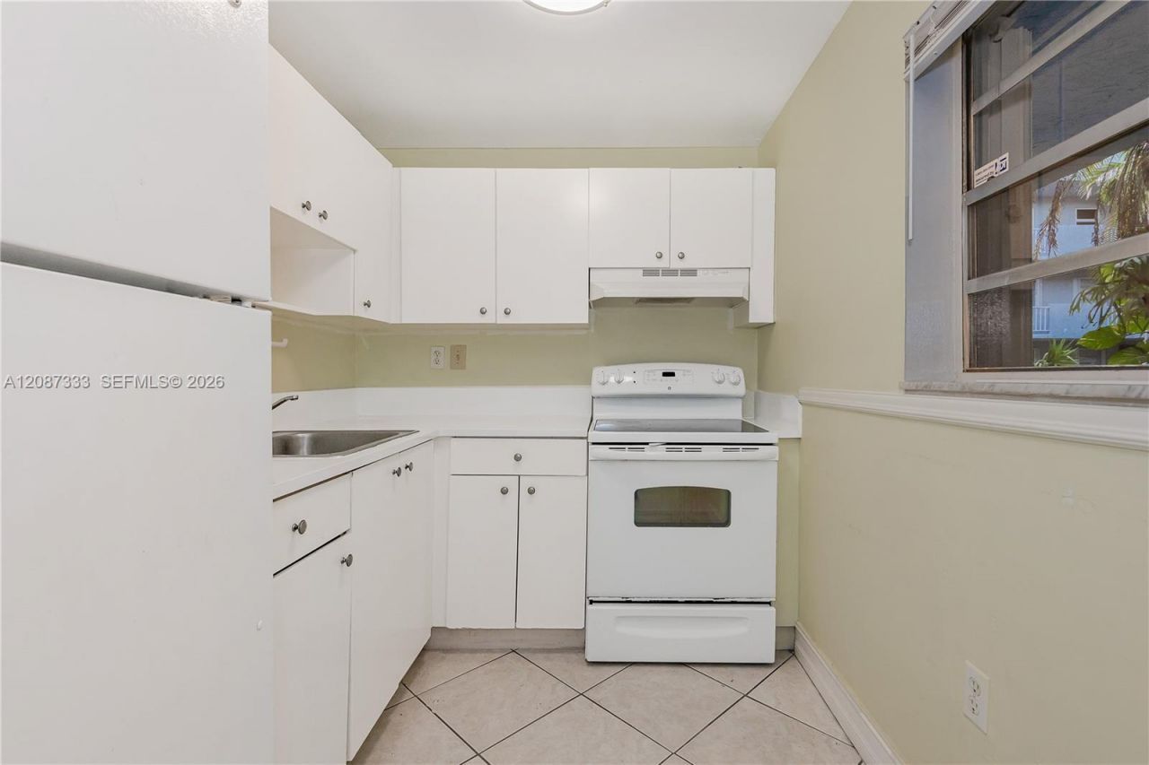 1725 W 60th St, Unit F126, Hialeah, FL 33012 Photo