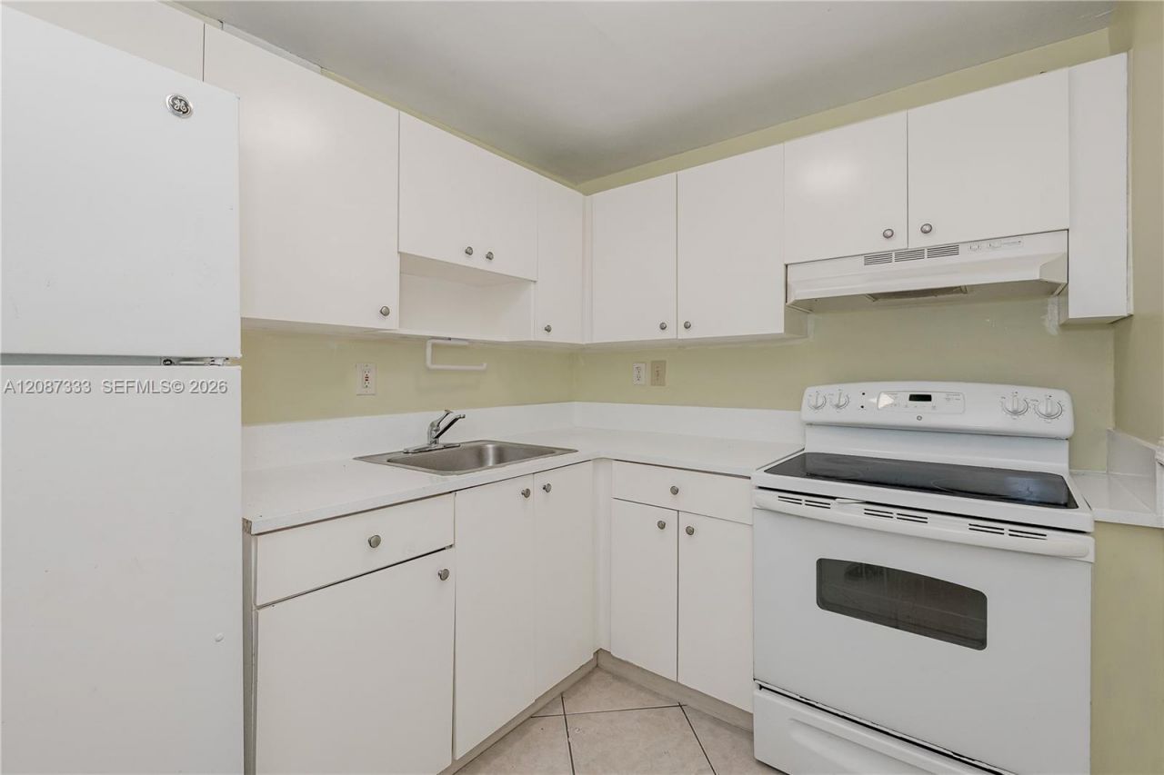 1725 W 60th St, Unit F126, Hialeah, FL 33012 Photo