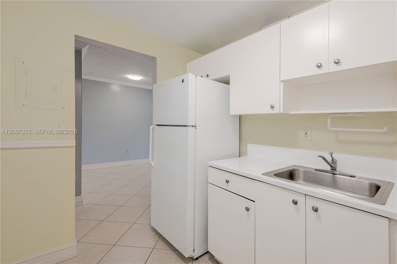 1725 W 60th St, Unit F126, Hialeah, FL 33012 Photo