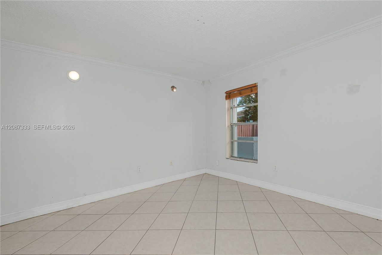 1725 W 60th St, Unit F126, Hialeah, FL 33012 Photo