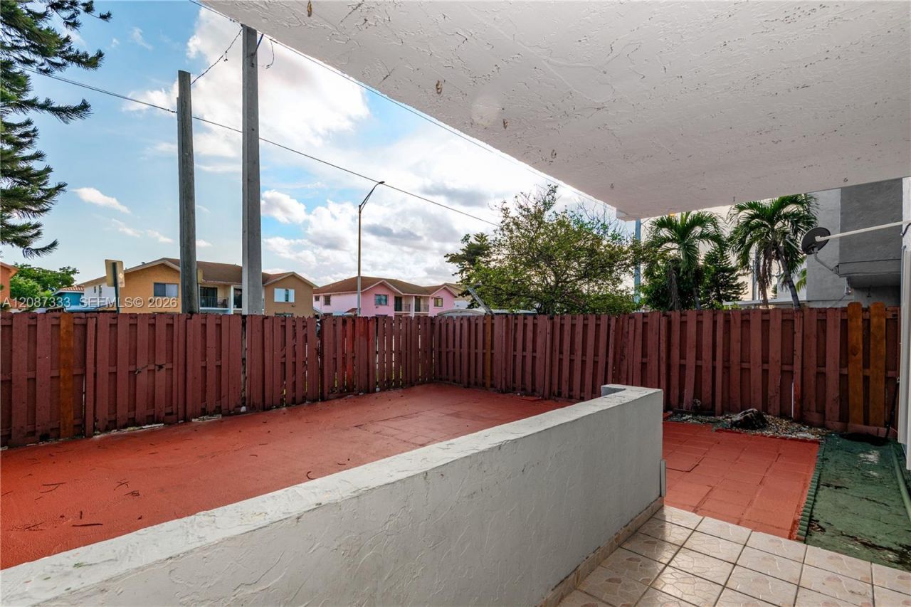 1725 W 60th St, Unit F126, Hialeah, FL 33012 Photo