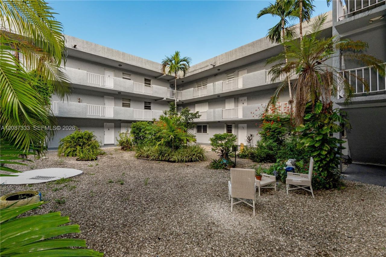 1725 W 60th St, Unit F126, Hialeah, FL 33012 Photo