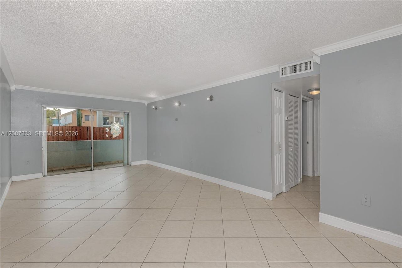1725 W 60th St, Unit F126, Hialeah, FL 33012 Photo
