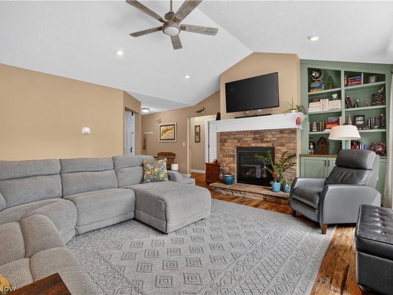 1110 Evening Star Drive, Roaming Shores, OH 44085 Photo 10