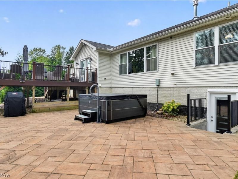 1110 Evening Star Drive, Roaming Shores, OH 44085 Photo 12
