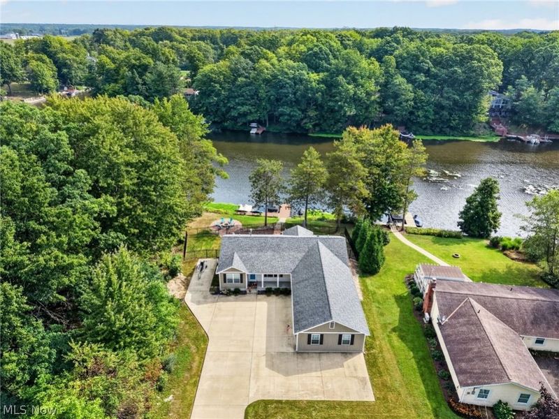 1110 Evening Star Drive, Roaming Shores, OH 44085 Photo 2