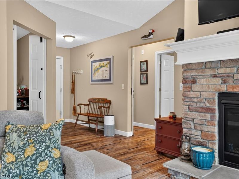 1110 Evening Star Drive, Roaming Shores, OH 44085 Photo 3