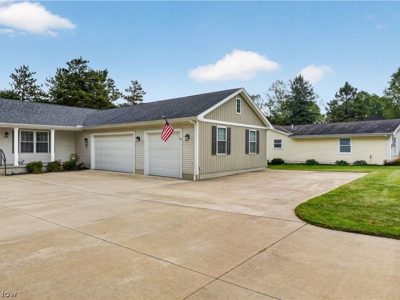 1110 Evening Star Drive, Roaming Shores, OH 44085 Photo 5