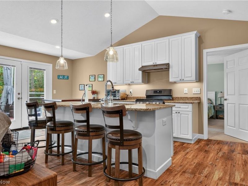 1110 Evening Star Drive, Roaming Shores, OH 44085 Photo 8
