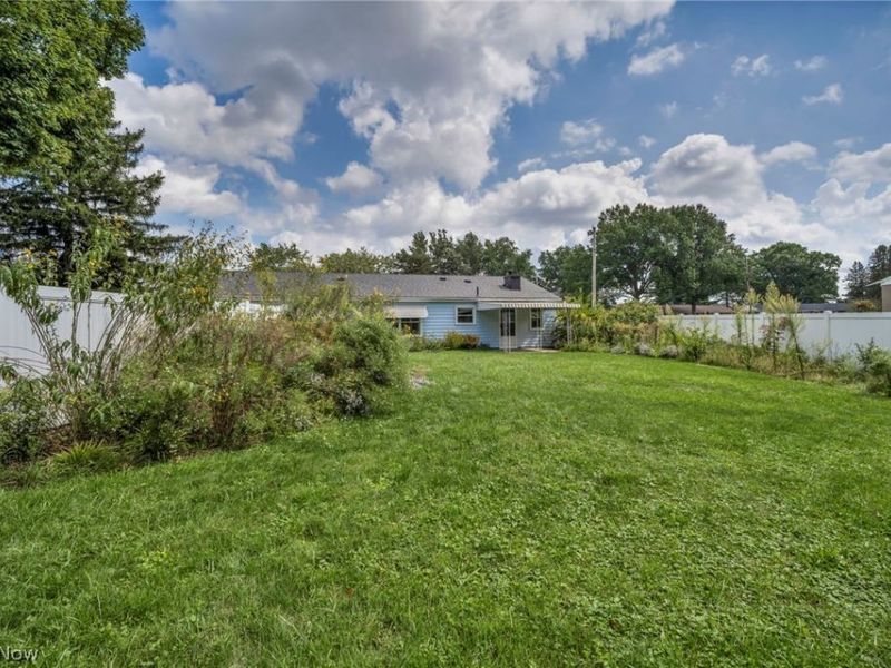 5565 Brentwood Avenue NW, North Canton, OH 44720 Photo 18