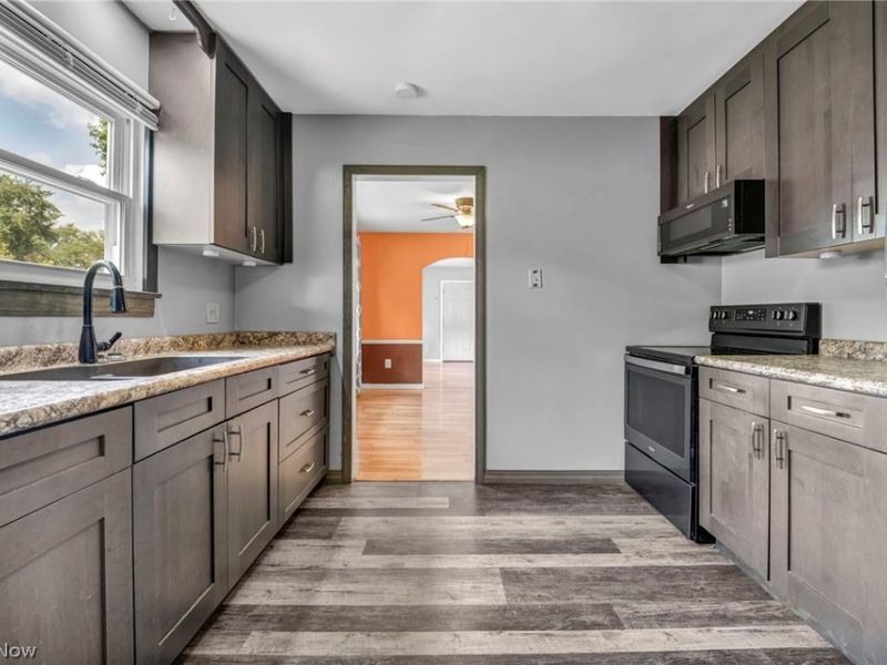 5565 Brentwood Avenue NW, North Canton, OH 44720 Photo 7
