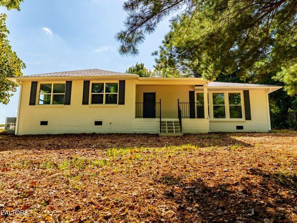 700 Lakeview Drive, Loudon, TN 37774