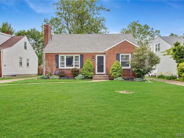 224 Paramount Parkway, Buffalo, NY 14223