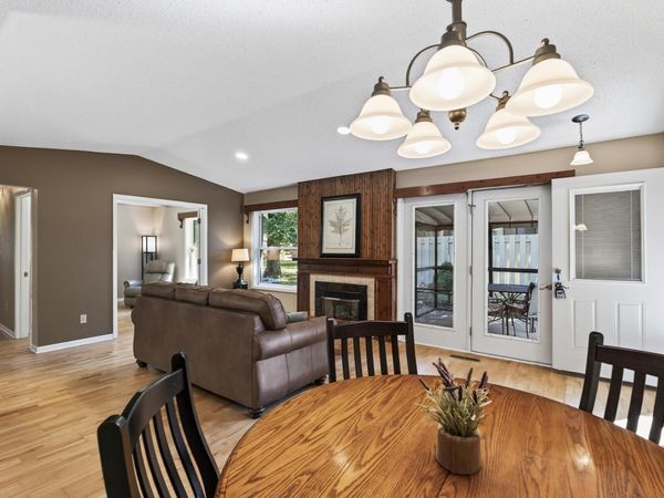 1190 Black Oaks Lane N, Plymouth, MN 55447