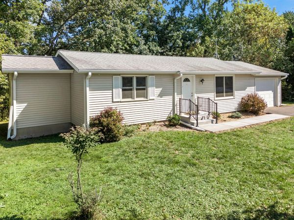 512 Eric Drive, Osceola, WI 54020