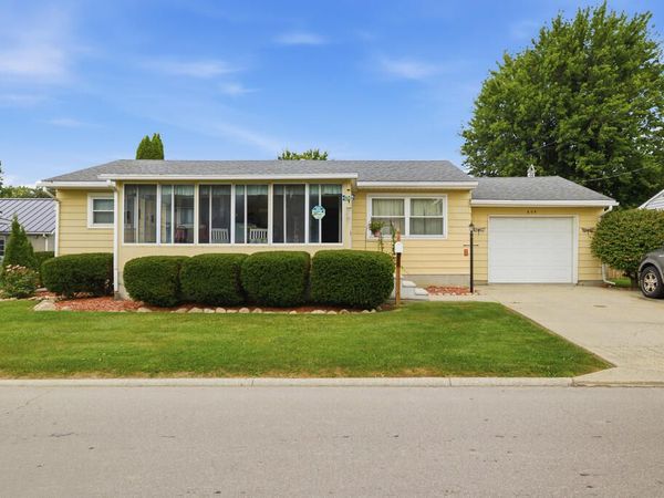 404 E Irving St, Bucyrus, OH 44820