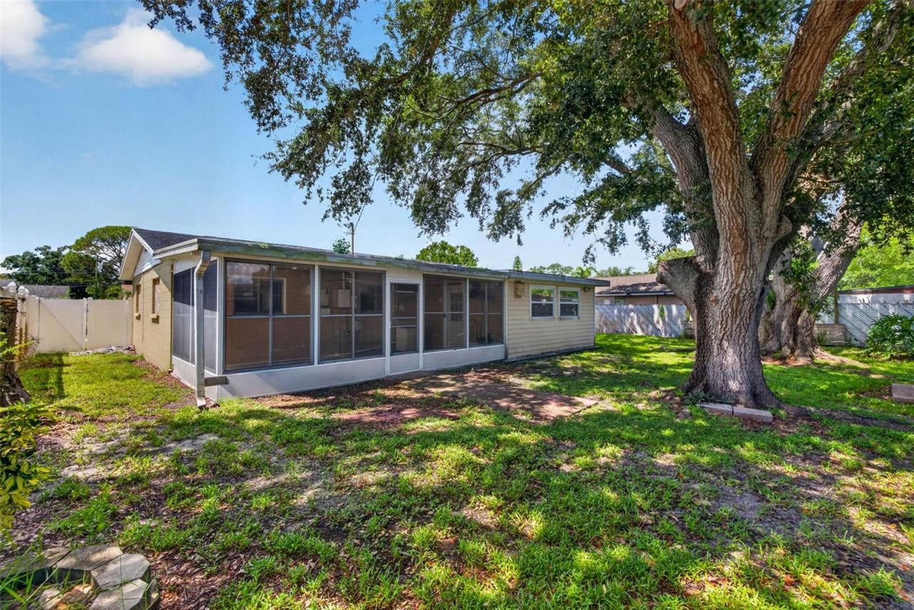 6549 21st Street N, Saint Petersburg, FL 33702 Photo