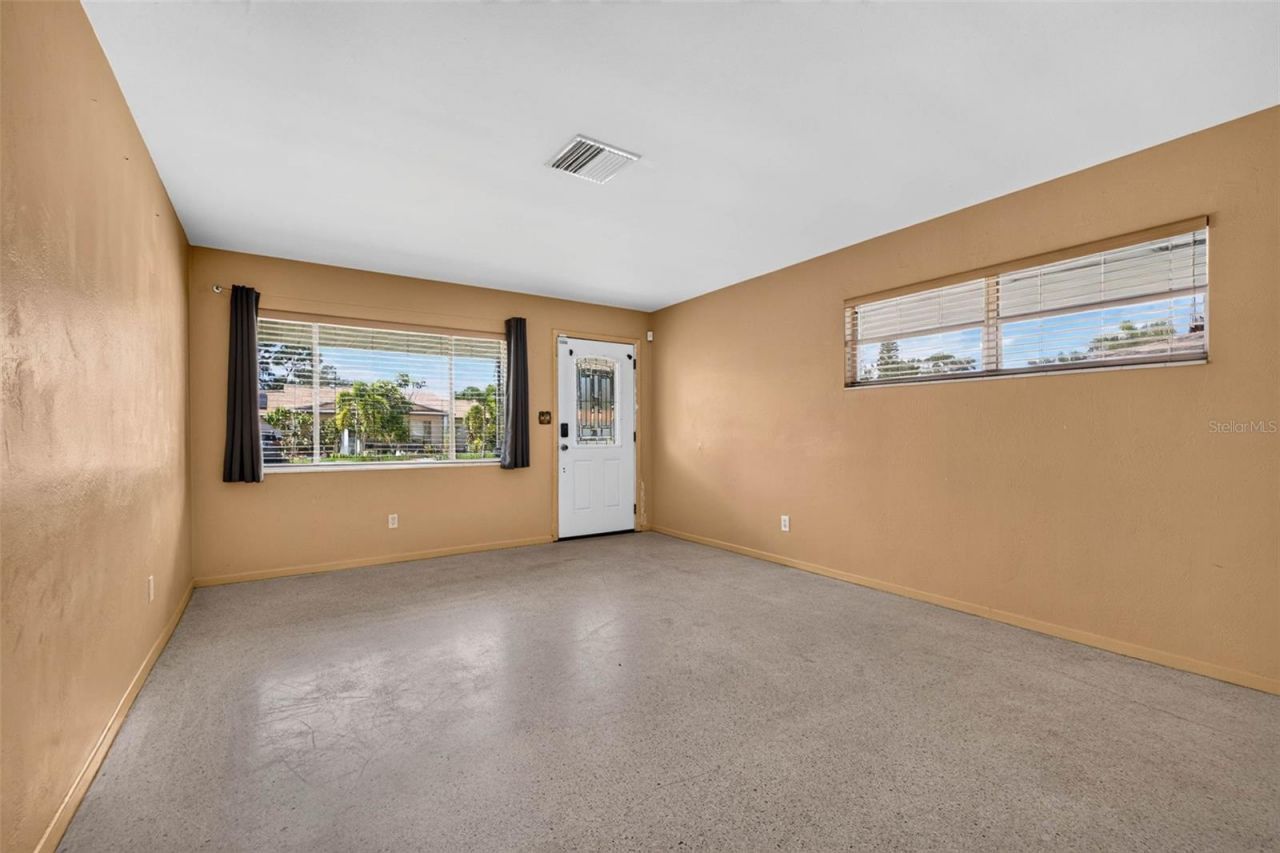 6549 21st Street N, Saint Petersburg, FL 33702 Photo