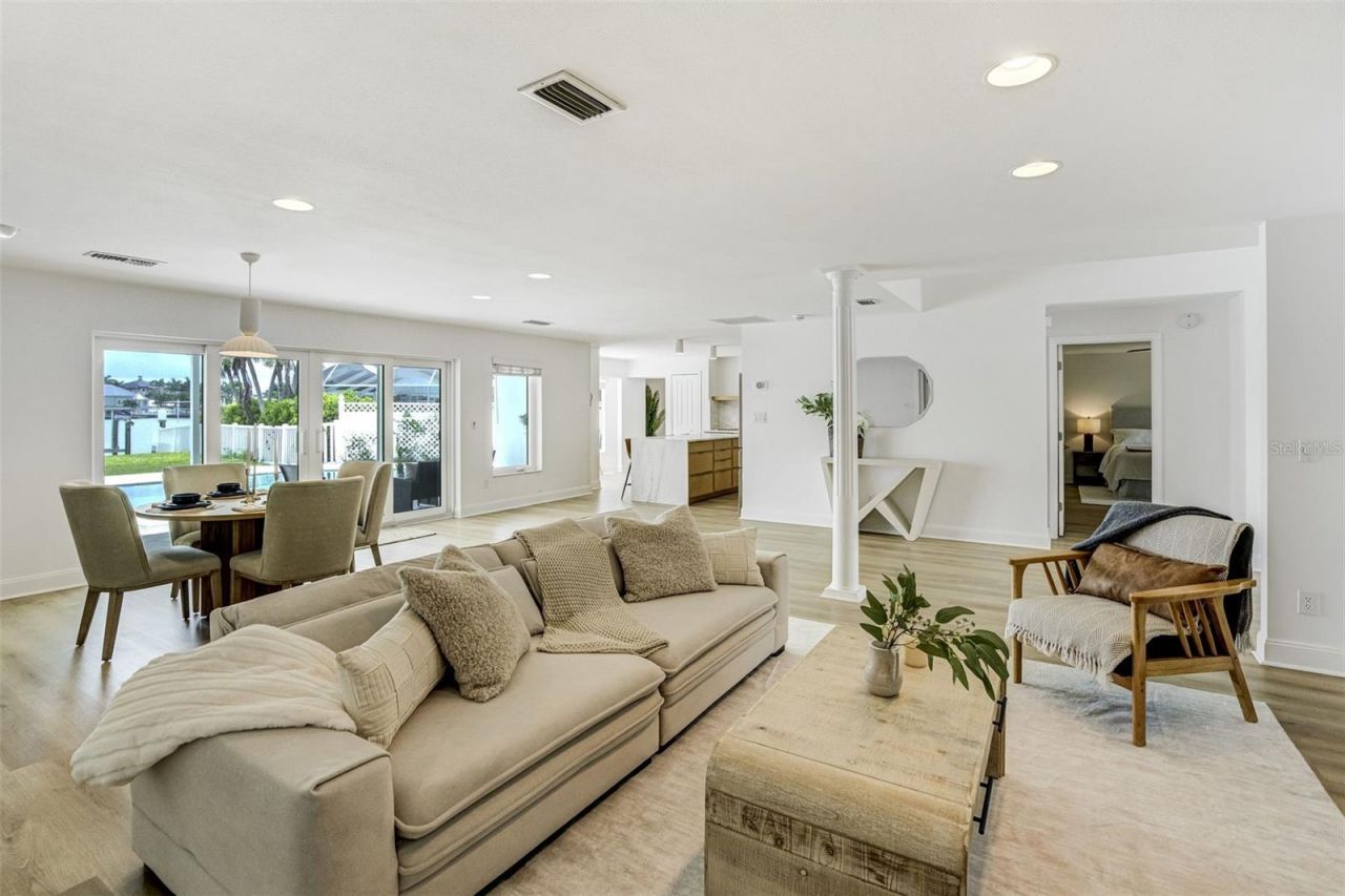 201 Driftwood Lane, Largo, FL 33770 Photo