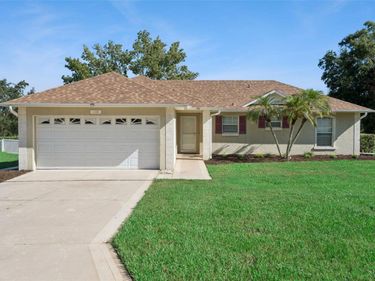 110 TWIN LAKE CIRCLE, UMATILLA, FL 32784