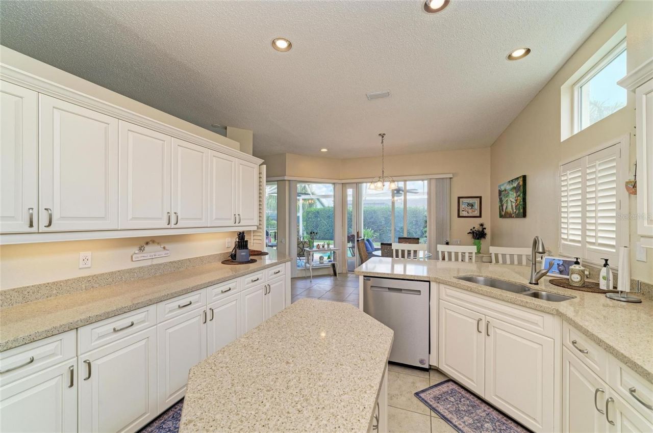 4729 Peridia Boulevard E, Bradenton, FL 34203 Photo