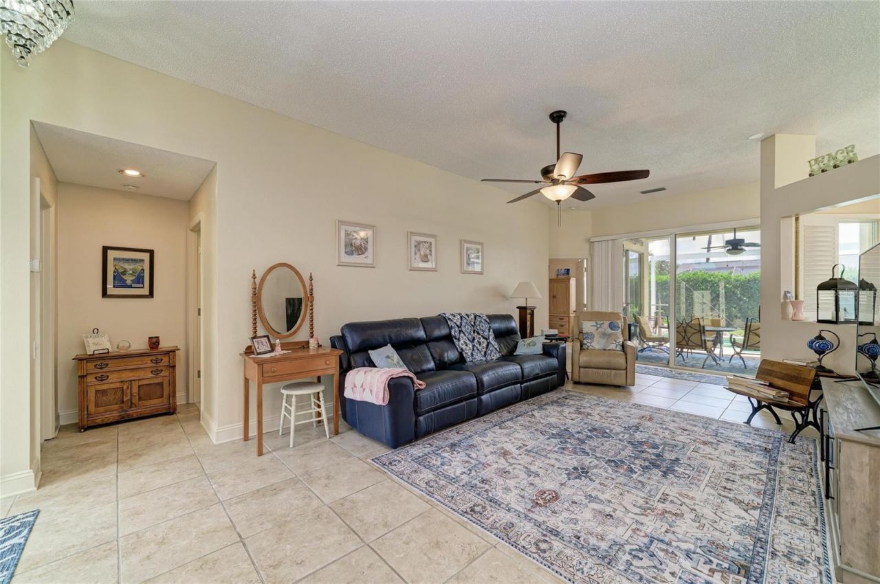 4729 Peridia Boulevard E, Bradenton, FL 34203 Photo