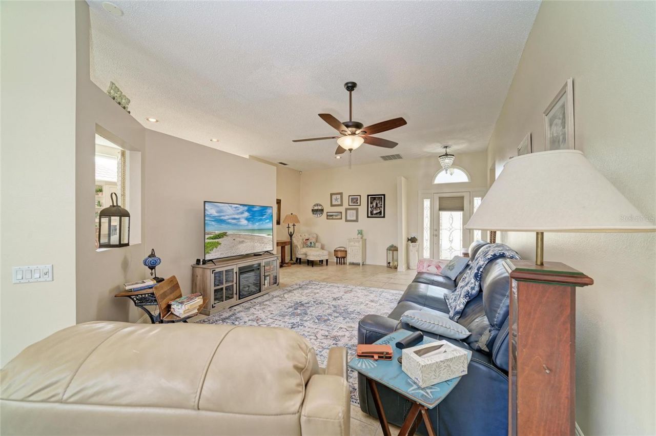 4729 Peridia Boulevard E, Bradenton, FL 34203 Photo