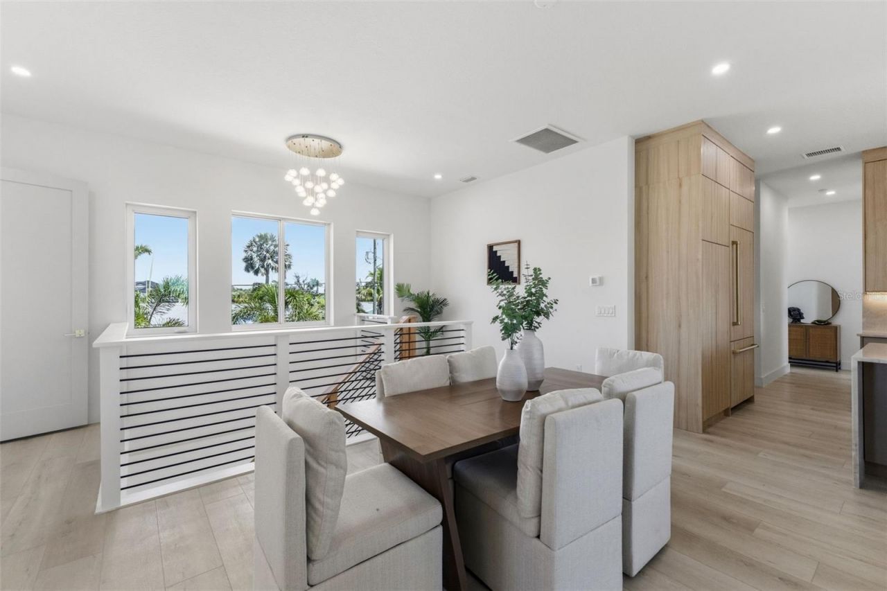 7870 Causeway Boulevard S, Saint Petersburg, FL 33707 Photo